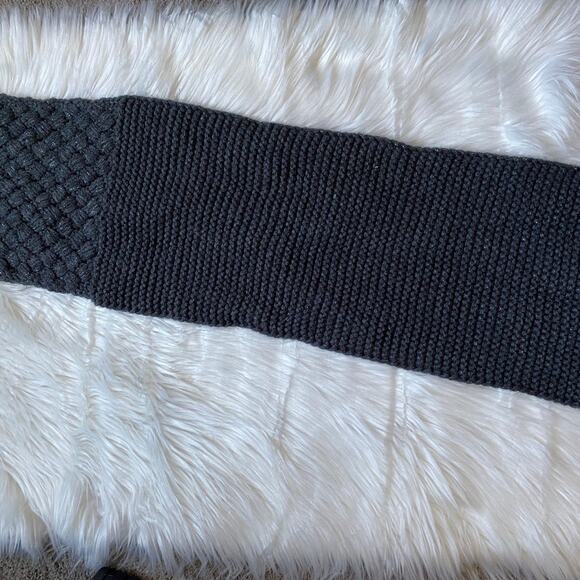 Gray Chunky Infinity Womens Scarf - Picture 3 of 7